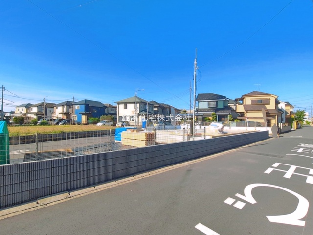 G00390939 埼玉県桶川市末広３丁目 新築一戸建て 4698万円 土地面積201.82m² (約61.05坪) 建物面積103.92m² (約31.43坪) 間取り４ＬＤＫ 築年月2026年06月【外観8】