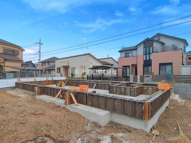 G00390939 埼玉県桶川市末広３丁目 新築一戸建て 4698万円 土地面積201.82m² (約61.05坪) 建物面積103.92m² (約31.43坪) 間取り４ＬＤＫ 築年月2026年06月【外観10】