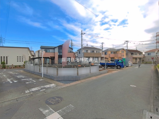 G00390939 埼玉県桶川市末広３丁目 新築一戸建て 4698万円 土地面積201.82m² (約61.05坪) 建物面積103.92m² (約31.43坪) 間取り４ＬＤＫ 築年月2026年06月【外観12】