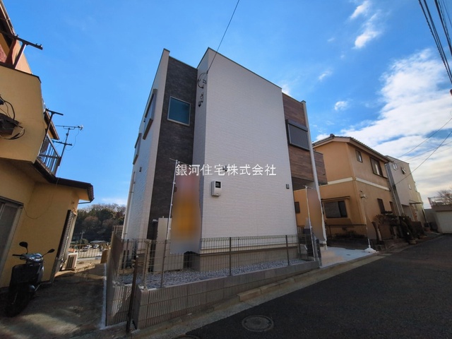 G00391034 神奈川県横浜市保土ヶ谷区上菅田町 新築一戸建て 4480万円 土地面積106.15m² (約32.11坪) 建物面積99.62m² (約30.13坪) 間取り４ＬＤＫ 築年月2026年03月(築１年以内)【外観2】