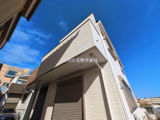 G00391034 神奈川県横浜市保土ヶ谷区上菅田町 新築一戸建て 4480万円 土地面積106.15m² (約32.11坪) 建物面積99.62m² (約30.13坪) 間取り４ＬＤＫ 築年月2026年03月(築１年以内)【外観12】