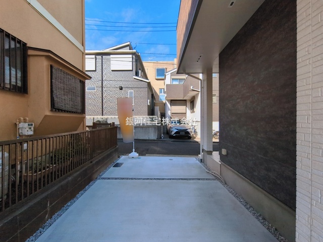 G00391034 神奈川県横浜市保土ヶ谷区上菅田町 新築一戸建て 4480万円 土地面積106.15m² (約32.11坪) 建物面積99.62m² (約30.13坪) 間取り４ＬＤＫ 築年月2026年03月(築１年以内)【外観13】