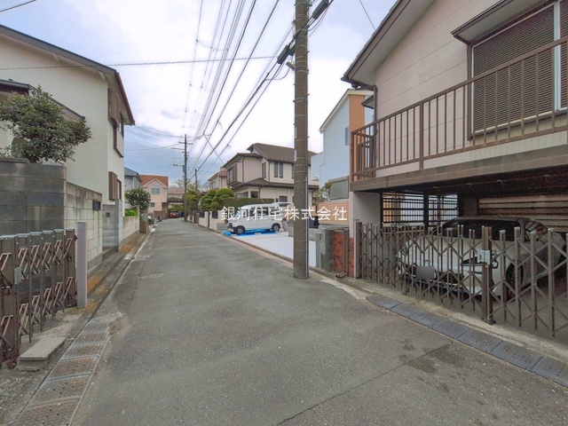 G00391037 神奈川県横浜市金沢区釜利谷東４丁目 新築一戸建て 6090万円 土地面積199.45m² (約60.33坪) 建物面積109.30m² (約33.06坪) 間取り４ＬＤＫ 築年月2026年04月(築１年以内)【外観7】