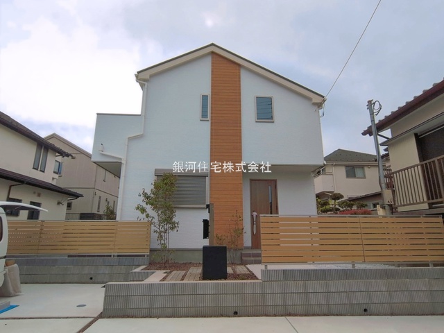 G00391037 神奈川県横浜市金沢区釜利谷東４丁目 新築一戸建て 6090万円 土地面積199.45m² (約60.33坪) 建物面積109.30m² (約33.06坪) 間取り４ＬＤＫ 築年月2026年04月(築１年以内)【外観10】