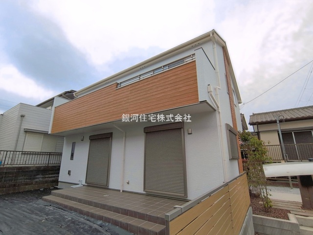 G00391037 神奈川県横浜市金沢区釜利谷東４丁目 新築一戸建て 6090万円 土地面積199.45m² (約60.33坪) 建物面積109.30m² (約33.06坪) 間取り４ＬＤＫ 築年月2026年04月(築１年以内)【外観11】