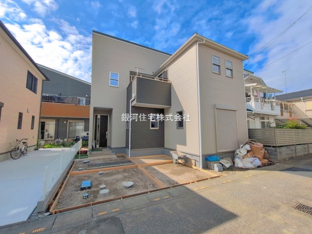 G00391216 埼玉県鴻巣市人形４丁目 新築一戸建て 2990万円 土地面積102.02m² (約30.86坪) 建物面積106.51m² (約32.21坪) 間取り４ＬＤＫ 築年月2026年07月(築１年以内)【外観15】