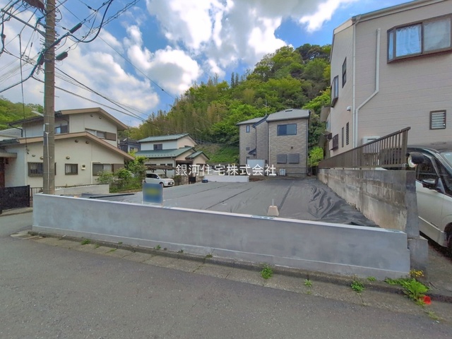 G00392038 神奈川県横須賀市岩戸２丁目 新築一戸建て 4098万円 土地面積159.72m² (約48.31坪) 建物面積98.53m² (約29.80坪) 間取り４ＬＤＫ 築年月2026年09月【外観8】