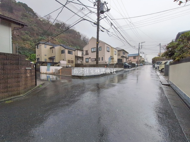 G00392038 神奈川県横須賀市岩戸２丁目 新築一戸建て 4098万円 土地面積159.72m² (約48.31坪) 建物面積98.53m² (約29.80坪) 間取り４ＬＤＫ 築年月2026年09月【外観15】