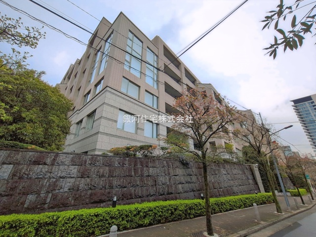 G00392268 東京都港区西麻布４丁目 中古マンション 5億1400万円 専有面積94.42m² (約28.56坪) 間取り２ＬＤＫ 所在階3階 築年月2000年02月(築26年)【外観7】