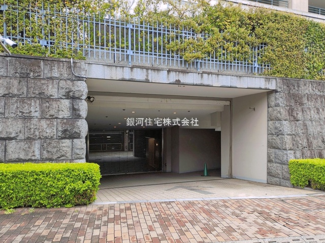 G00392268 東京都港区西麻布４丁目 中古マンション 5億1400万円 専有面積94.42m² (約28.56坪) 間取り２ＬＤＫ 所在階3階 築年月2000年02月(築26年)【外観13】