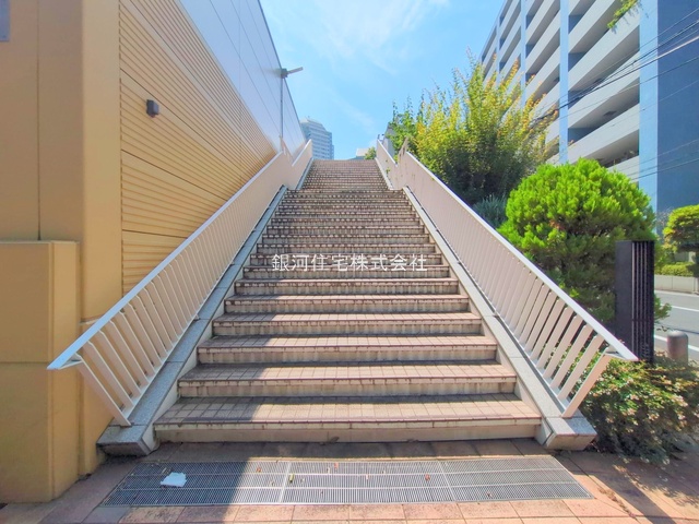 G00392301 神奈川県横浜市神奈川区栄町 中古マンション 1億1730万円 専有面積90.26m² (約27.30坪) 間取り３ＬＤＫ 所在階4階 築年月2003年09月(築22年)【外観10】