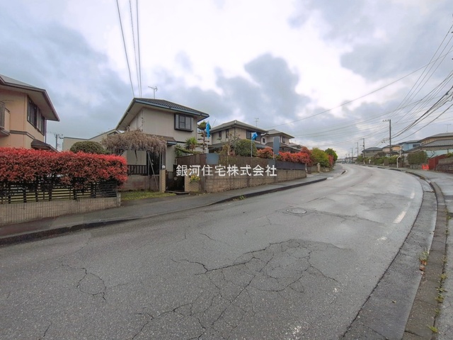 G00392429 千葉県木更津市畑沢南１丁目 中古一戸建て 2349万円 土地面積241.77m² (約73.13坪) 建物面積128.32m² (約38.81坪) 間取り４ＬＤＫ 築年月1995年02月(築31年)【外観3】