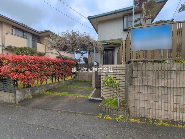 G00392429 千葉県木更津市畑沢南１丁目 中古一戸建て 2349万円 土地面積241.77m² (約73.13坪) 建物面積128.32m² (約38.81坪) 間取り４ＬＤＫ 築年月1995年02月(築31年)【外観4】