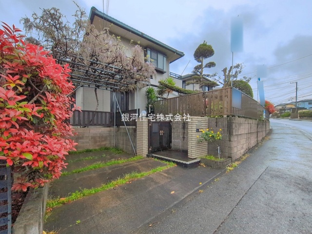 G00392429 千葉県木更津市畑沢南１丁目 中古一戸建て 2349万円 土地面積241.77m² (約73.13坪) 建物面積128.32m² (約38.81坪) 間取り４ＬＤＫ 築年月1995年02月(築31年)【外観8】