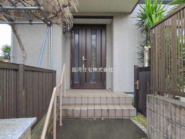 G00392429 千葉県木更津市畑沢南１丁目 中古一戸建て 2349万円 土地面積241.77m² (約73.13坪) 建物面積128.32m² (約38.81坪) 間取り４ＬＤＫ 築年月1995年02月(築31年)【外観11】