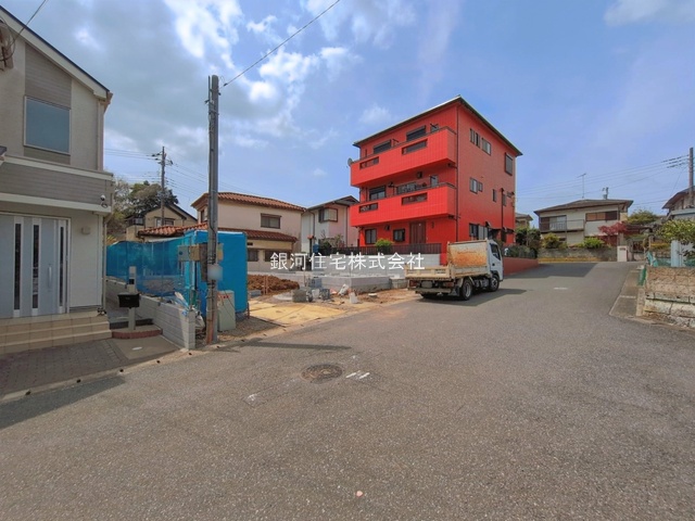 G00392536 千葉県千葉市稲毛区萩台町 新築一戸建て 4680万円 土地面積189.50m² (約57.32坪) 建物面積99.77m² (約30.18坪) 間取り４ＬＤＫ 築年月2026年06月【外観9】