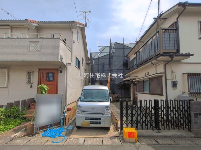 G00392599 神奈川県大和市西鶴間２丁目 新築一戸建て 4980万円 土地面積110.36m² (約33.38坪) 建物面積98.53m² (約29.80坪) 間取り４ＬＤＫ 築年月2026年07月【外観5】