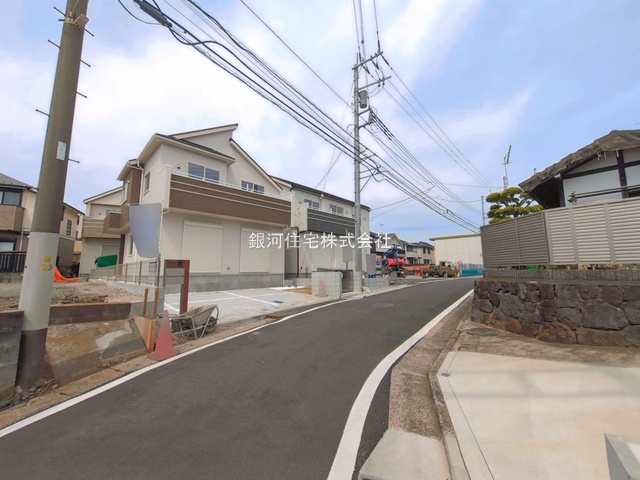 G00392621 神奈川県横浜市瀬谷区北新 新築一戸建て 5480万円 土地面積130.72m² (約39.54坪) 建物面積98.12m² (約29.68坪) 間取り４ＬＤＫ 築年月2026年04月(築１年以内)【外観3】
