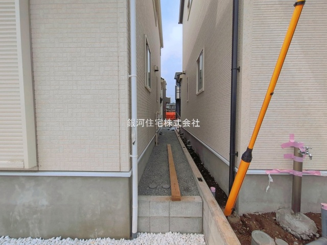 G00392621 神奈川県横浜市瀬谷区北新 新築一戸建て 5480万円 土地面積130.72m² (約39.54坪) 建物面積98.12m² (約29.68坪) 間取り４ＬＤＫ 築年月2026年04月(築１年以内)【外観13】