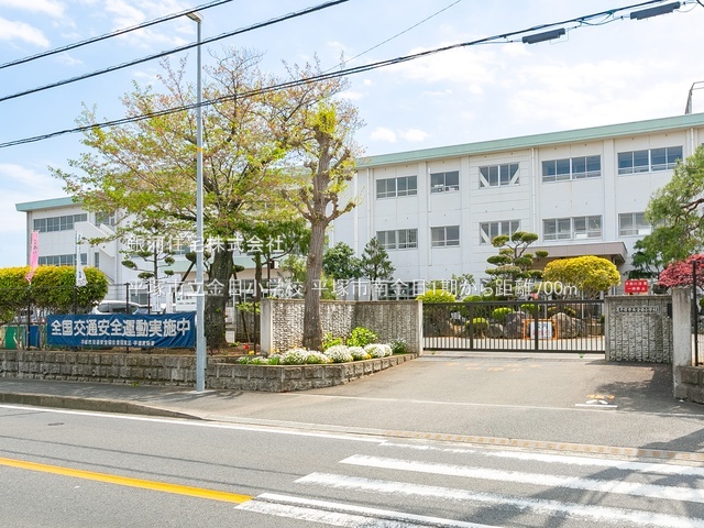 G00392778 神奈川県平塚市南金目 新築一戸建て 3599万円 土地面積166.77m² (約50.44坪) 建物面積111.84m² (約33.83坪) 間取り３ＬＤＫ 築年月2026年06月【周辺環境】平塚市立金目小学校