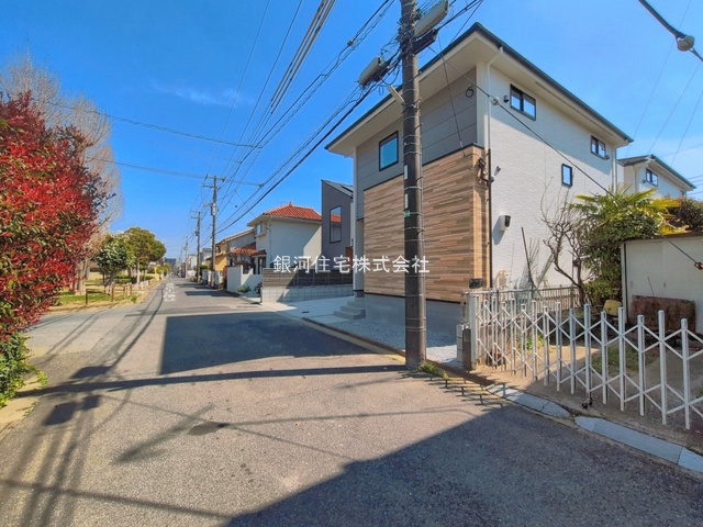 G00393501 千葉県松戸市新松戸７丁目 新築一戸建て 6598万円 土地面積141.38m² (約42.76坪) 建物面積107.85m² (約32.62坪) 間取り４ＬＤＫ 築年月2026年03月(築１年以内)【外観3】