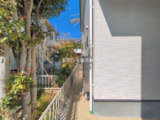 G00393501 千葉県松戸市新松戸７丁目 新築一戸建て 6598万円 土地面積141.38m² (約42.76坪) 建物面積107.85m² (約32.62坪) 間取り４ＬＤＫ 築年月2026年03月(築１年以内)【外観9】