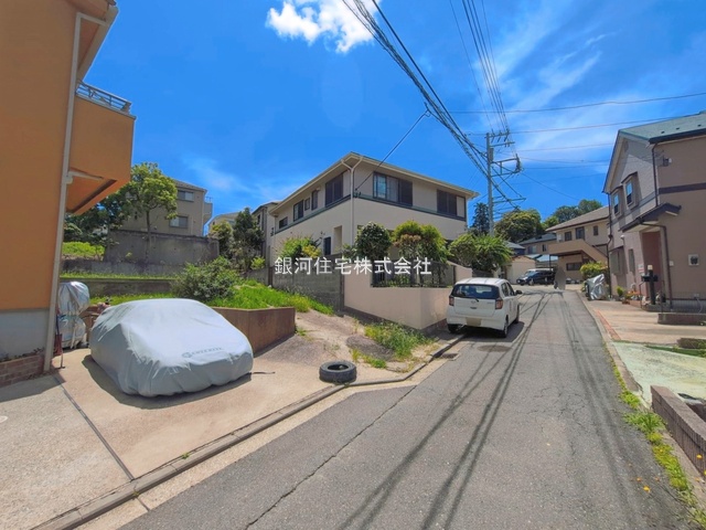 G00393916 神奈川県横浜市栄区長沼町 新築一戸建て 6780万円 土地面積316.73m² (約95.81坪) 建物面積101.02m² (約30.55坪) 間取り４ＬＤＫ 築年月2026年09月【外観3】