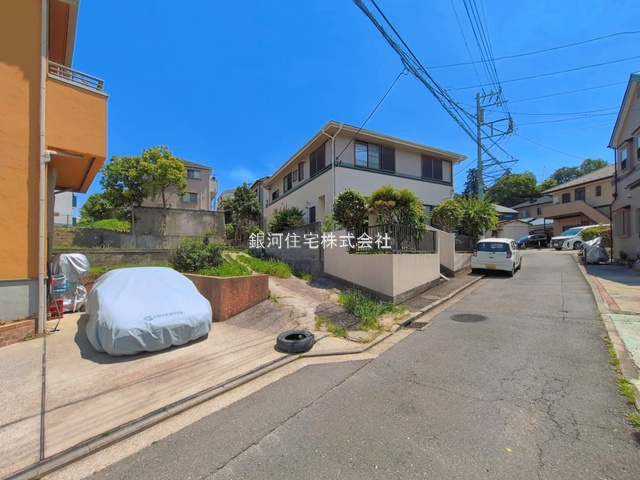 G00393916 神奈川県横浜市栄区長沼町 新築一戸建て 6780万円 土地面積316.73m² (約95.81坪) 建物面積101.02m² (約30.55坪) 間取り４ＬＤＫ 築年月2026年09月【外観6】