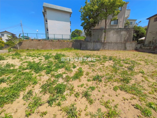 G00393916 神奈川県横浜市栄区長沼町 新築一戸建て 6780万円 土地面積316.73m² (約95.81坪) 建物面積101.02m² (約30.55坪) 間取り４ＬＤＫ 築年月2026年09月【外観12】