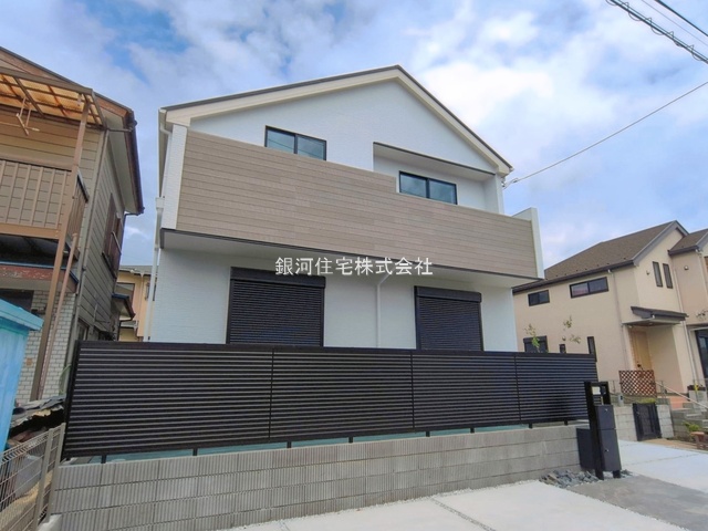 G00393969 神奈川県横浜市泉区下和泉３丁目 新築一戸建て 4990万円 土地面積153.16m² (約46.33坪) 建物面積109.30m² (約33.06坪) 間取り４ＬＤＫ 築年月2026年05月(築１年以内)【外観2】