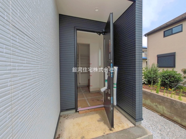 G00393969 神奈川県横浜市泉区下和泉３丁目 新築一戸建て 4990万円 土地面積153.16m² (約46.33坪) 建物面積109.30m² (約33.06坪) 間取り４ＬＤＫ 築年月2026年05月(築１年以内)【外観5】