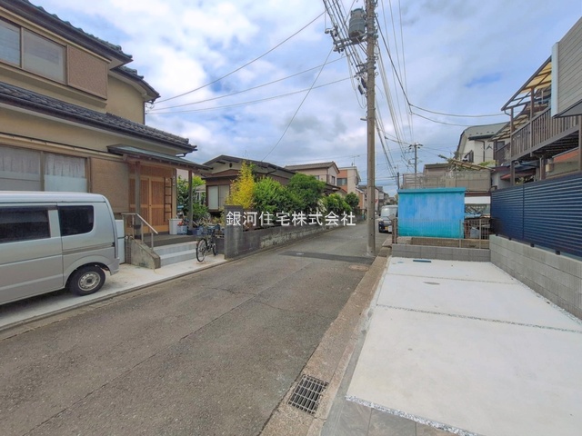 G00393969 神奈川県横浜市泉区下和泉３丁目 新築一戸建て 4990万円 土地面積153.16m² (約46.33坪) 建物面積109.30m² (約33.06坪) 間取り４ＬＤＫ 築年月2026年05月(築１年以内)【外観11】