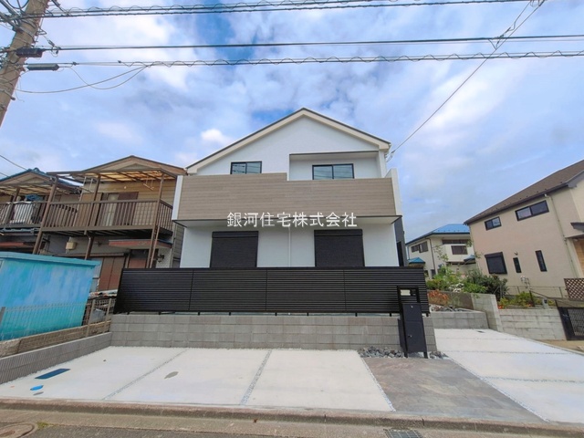 G00393969 神奈川県横浜市泉区下和泉３丁目 新築一戸建て 4990万円 土地面積153.16m² (約46.33坪) 建物面積109.30m² (約33.06坪) 間取り４ＬＤＫ 築年月2026年05月(築１年以内)【外観14】