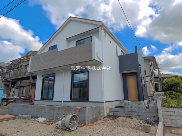 G00393969 神奈川県横浜市泉区下和泉３丁目 新築一戸建て 4990万円 土地面積153.16m² (約46.33坪) 建物面積109.30m² (約33.06坪) 間取り４ＬＤＫ 築年月2026年05月(築１年以内)【外観16】