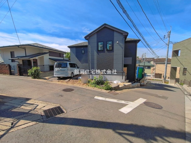 G00393983 神奈川県横浜市旭区東希望が丘 新築一戸建て 6799万円 土地面積163.69m² (約49.51坪) 建物面積108.89m² (約32.93坪) 間取り４ＬＤＫ 築年月2026年05月(築１年以内)【外観9】