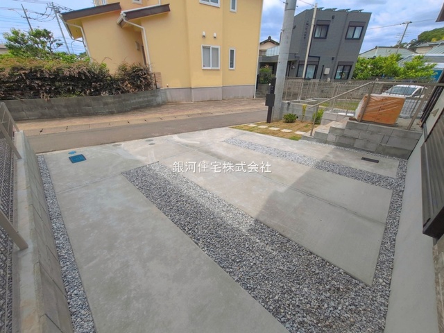 G00393986 神奈川県横浜市泉区新橋町 新築一戸建て 5699万円 土地面積111.02m² (約33.58坪) 建物面積97.71m² (約29.55坪) 間取り４ＬＤＫ 築年月2026年06月(築１年以内)【外観7】