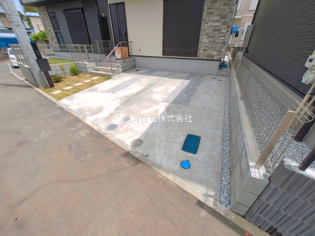 G00393986 神奈川県横浜市泉区新橋町 新築一戸建て 5699万円 土地面積111.02m² (約33.58坪) 建物面積97.71m² (約29.55坪) 間取り４ＬＤＫ 築年月2026年06月(築１年以内)【外観11】
