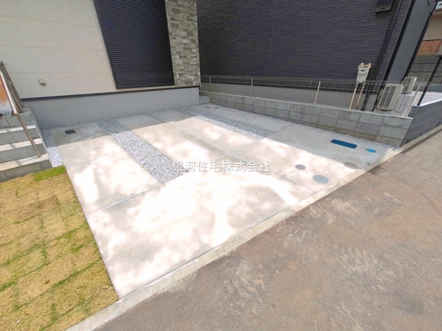G00393986 神奈川県横浜市泉区新橋町 新築一戸建て 5699万円 土地面積111.02m² (約33.58坪) 建物面積97.71m² (約29.55坪) 間取り４ＬＤＫ 築年月2026年06月(築１年以内)【外観12】