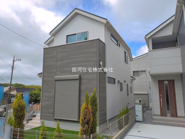 G00393987 神奈川県横浜市旭区金が谷２丁目 新築一戸建て 4880万円 土地面積126.80m² (約38.35坪) 建物面積93.57m² (約28.30坪) 間取り４ＬＤＫ 築年月2026年03月(築１年以内)【外観2】