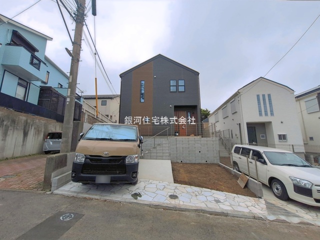 G00394042 神奈川県藤沢市藤沢５丁目 新築一戸建て 6298万円 土地面積201.08m² (約60.82坪) 建物面積101.64m² (約30.74坪) 間取り４ＬＤＫ 築年月2026年06月(築１年以内)【外観5】