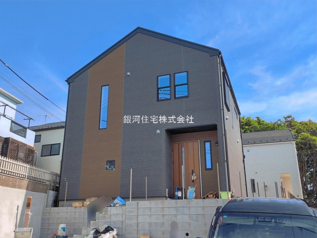 G00394042 神奈川県藤沢市藤沢５丁目 新築一戸建て 6298万円 土地面積201.08m² (約60.82坪) 建物面積101.64m² (約30.74坪) 間取り４ＬＤＫ 築年月2026年06月(築１年以内)【外観7】