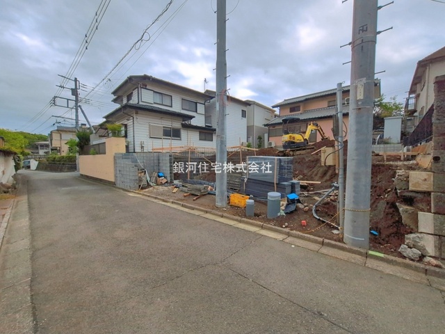 G00394076 神奈川県綾瀬市早川 新築一戸建て 3580万円 土地面積97.09m² (約29.36坪) 建物面積97.30m² (約29.43坪) 間取り３ＬＤＫ 築年月2026年08月【外観9】