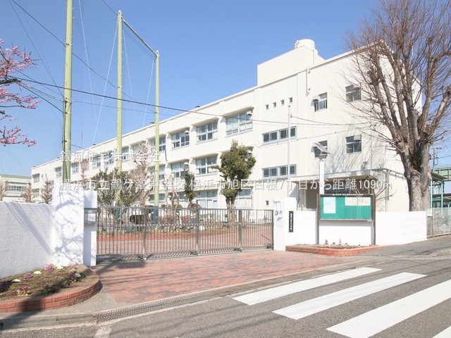 G00394513 神奈川県横浜市旭区白根７丁目 新築一戸建て 5480万円 土地面積134.36m² (約40.64坪) 建物面積101.02m² (約30.55坪) 間取り４ＬＤＫ 築年月2026年07月【周辺環境】横浜市立鶴ケ峯中学校