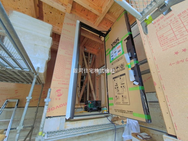 G00394597 神奈川県横浜市神奈川区菅田町 新築一戸建て 4180万円 土地面積53.62m² (約16.22坪) 建物面積101.09m² (約30.57坪) 間取り２ＳＬＤＫ 築年月2026年07月【外観13】