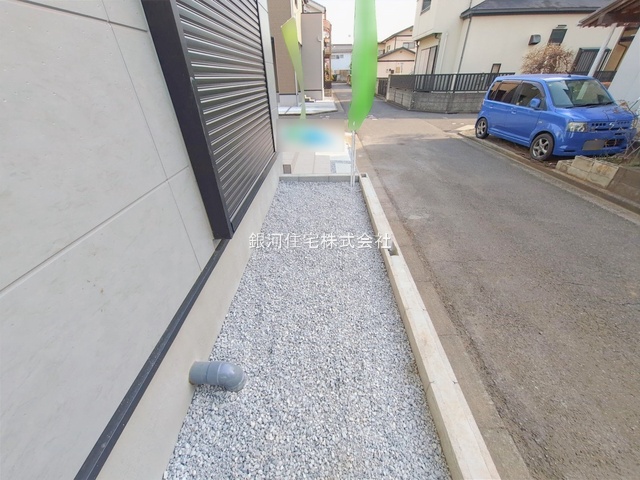 G00394606 埼玉県上尾市小泉７丁目 新築一戸建て 3298万円 土地面積119.37m² (約36.10坪) 建物面積104.33m² (約31.55坪) 間取り３ＬＤＫ 築年月2026年01月(築１年以内)【外観18】