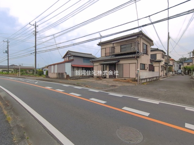 G00394722 埼玉県川越市大字笠幡 中古一戸建て 799万円 土地面積100.03m² (約30.25坪) 建物面積73.69m² (約22.29坪) 間取り４ＤＫ 築年月1983年12月(築42年)【外観3】
