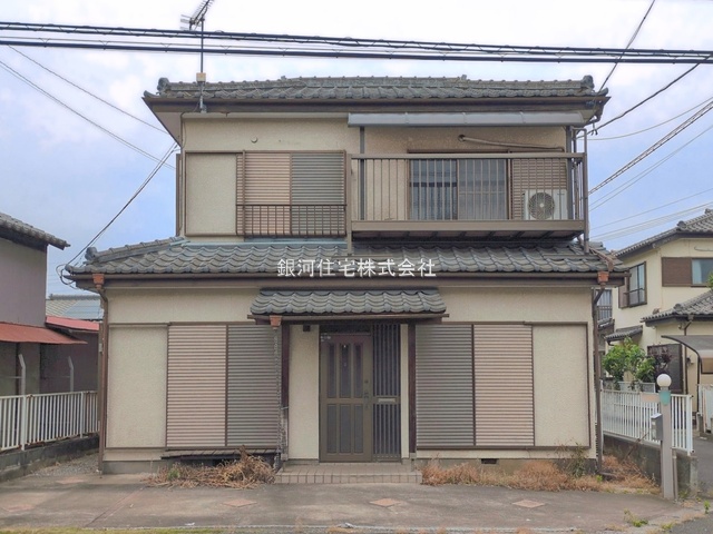G00394722 埼玉県川越市大字笠幡 中古一戸建て 799万円 土地面積100.03m² (約30.25坪) 建物面積73.69m² (約22.29坪) 間取り４ＤＫ 築年月1983年12月(築42年)【外観10】