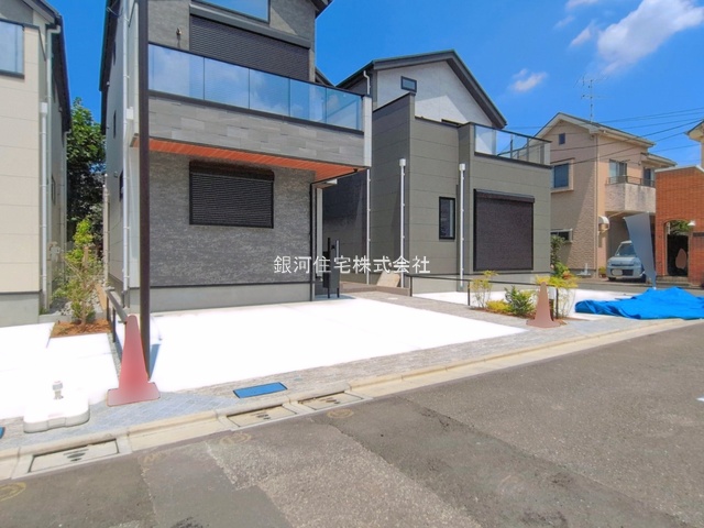 G00396759 東京都世田谷区上祖師谷２丁目 新築一戸建て 1億1949万円 土地面積118.87m² (約35.95坪) 建物面積93.98m² (約28.42坪) 間取り３ＬＤＫ 築年月2026年06月(築１年以内)【外観12】