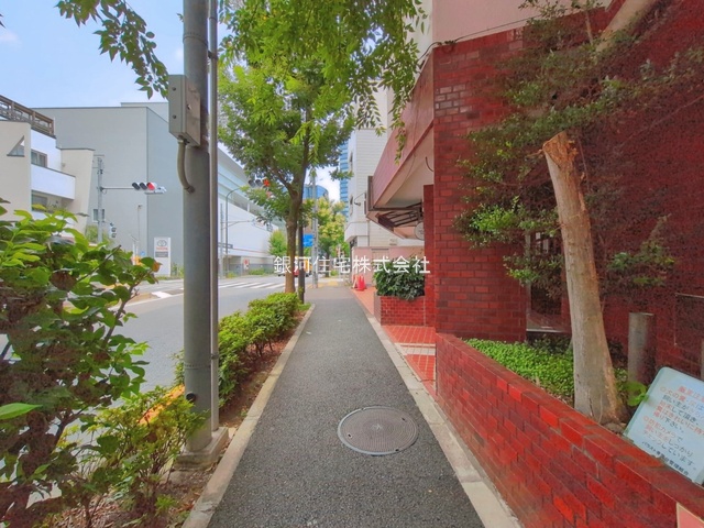 G00397079 東京都目黒区青葉台４丁目 中古マンション 4998万円 専有面積35.88m² (約10.85坪) 間取り１ＬＤＫ 所在階2階 築年月1977年05月(築49年)【外観11】