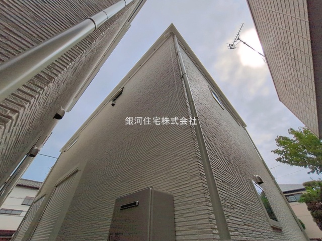 G00397195 神奈川県横須賀市公郷町６丁目 新築一戸建て 3480万円 土地面積102.76m² (約31.08坪) 建物面積81.98m² (約24.79坪) 間取り３ＬＤＫ 築年月2026年06月(築１年以内)【外観10】